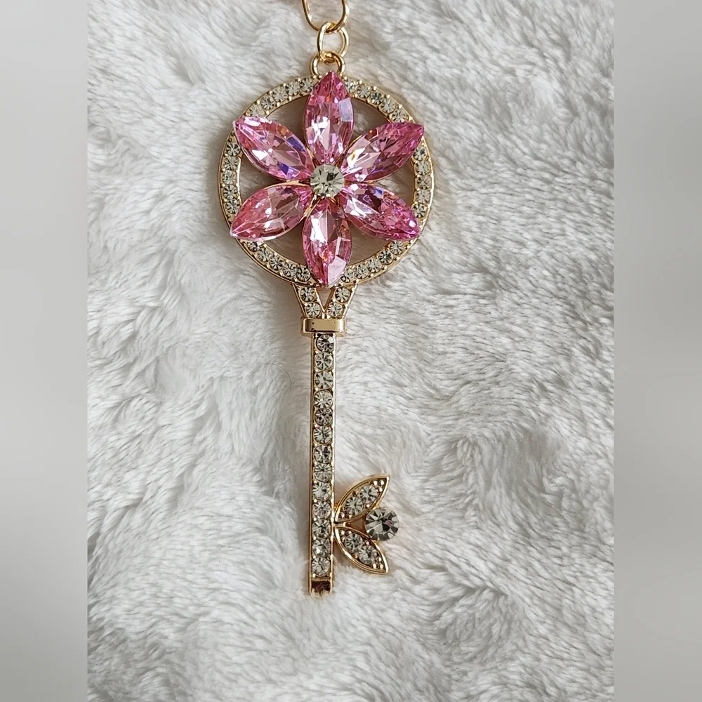 Fashion Jewelry Gold and Pink Floral Key Holder Keychain Bag Charm